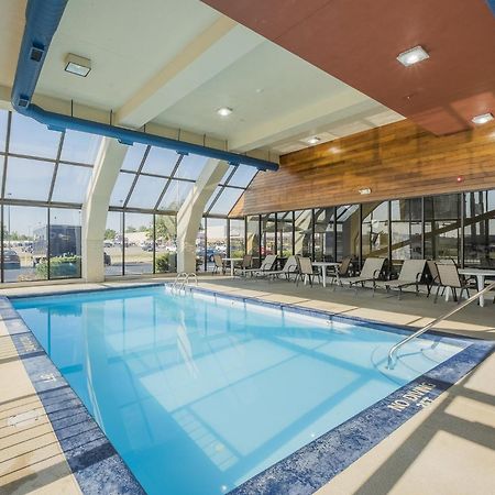 Red Roof Inn & Suites Cleveland - אליריה מראה חיצוני תמונה