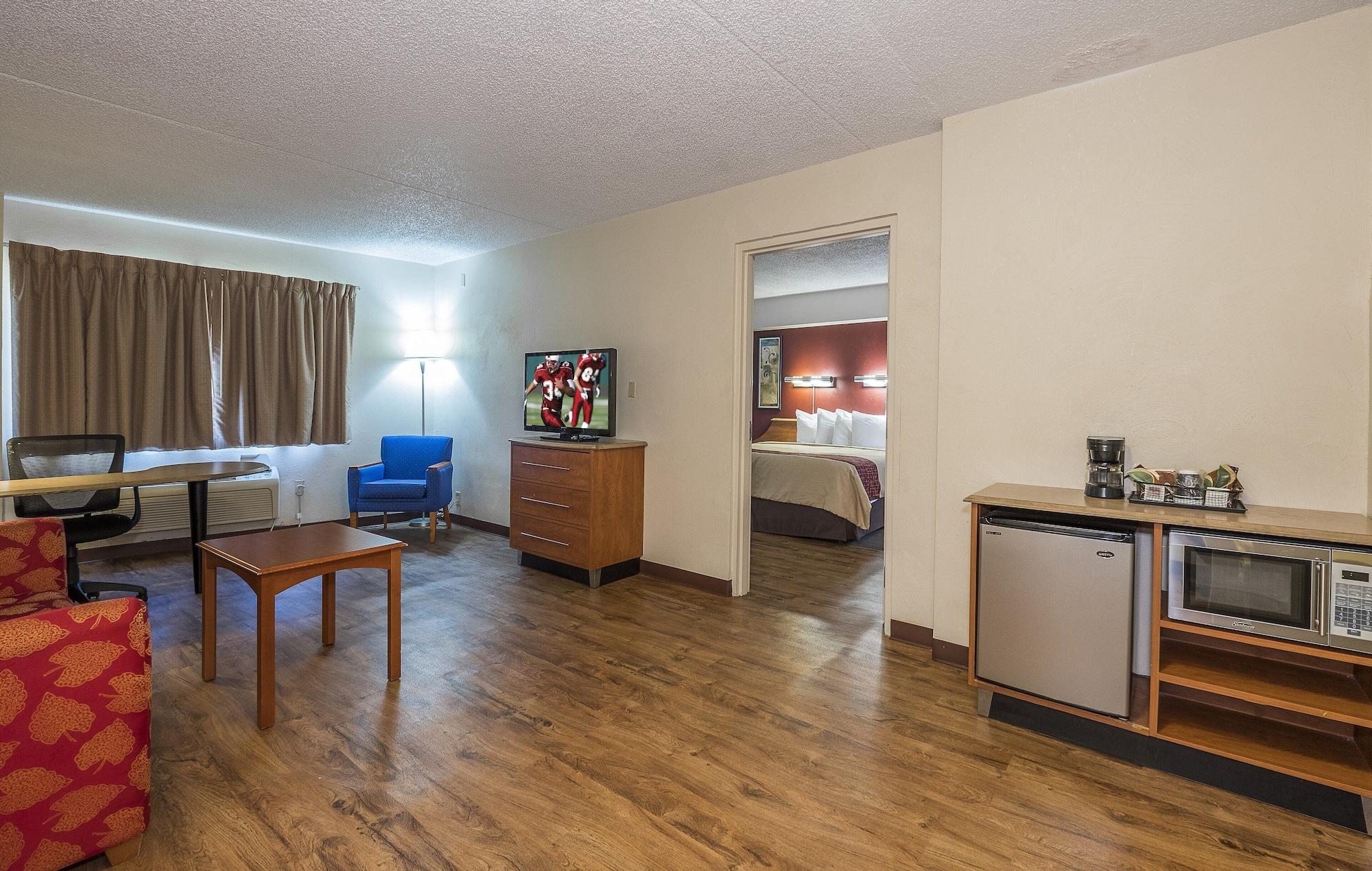 Red Roof Inn & Suites Cleveland - אליריה מראה חיצוני תמונה