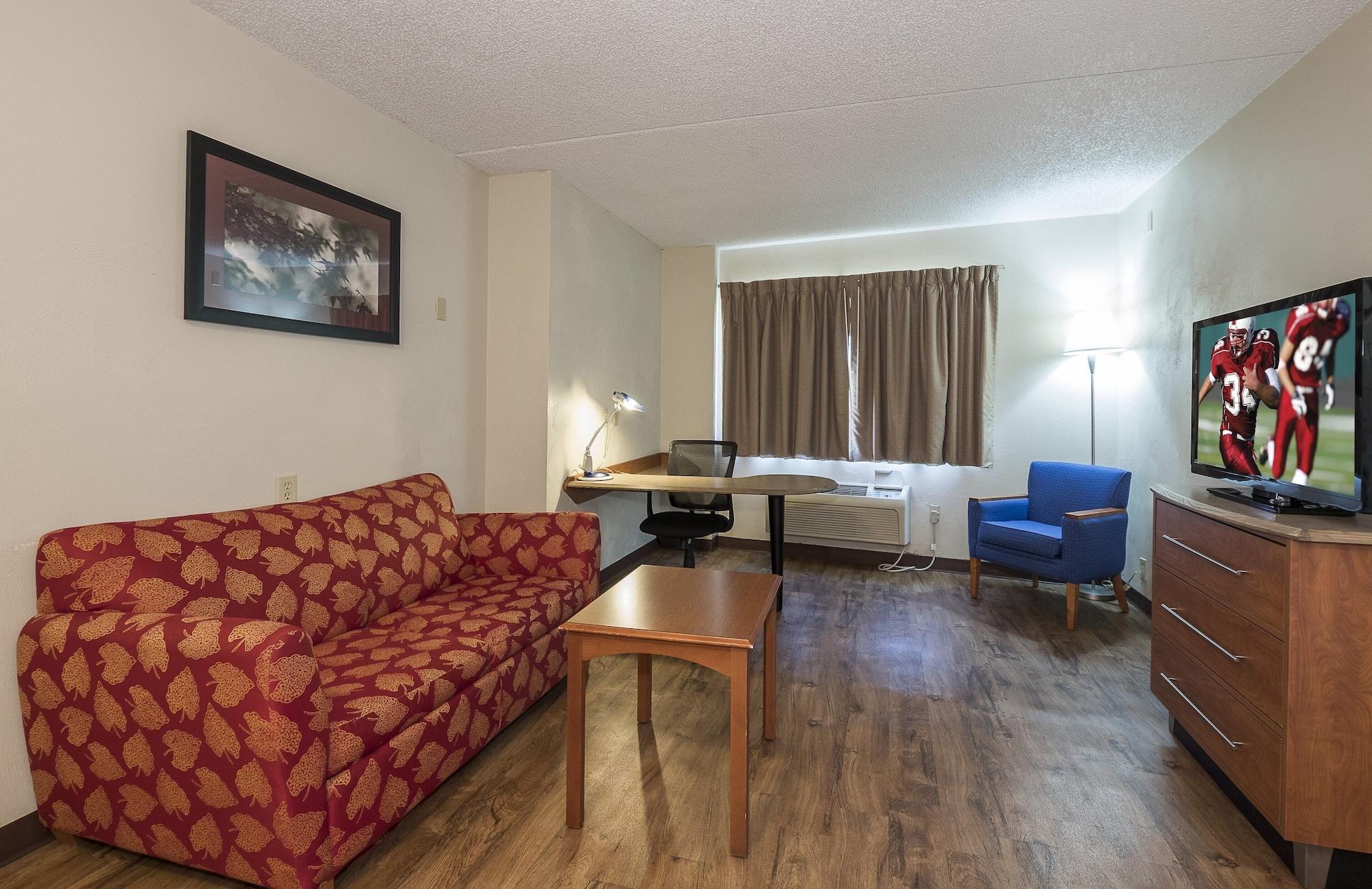 Red Roof Inn & Suites Cleveland - אליריה מראה חיצוני תמונה