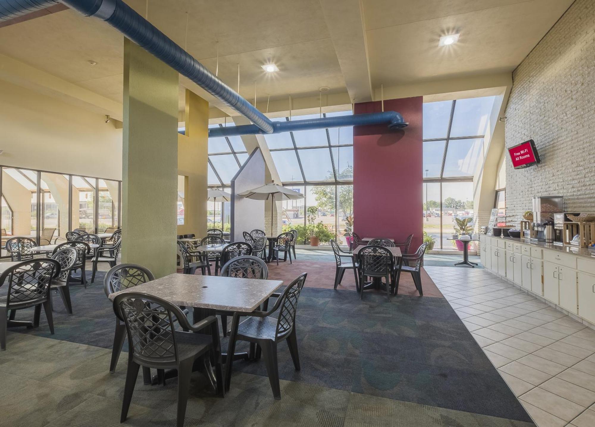 Red Roof Inn & Suites Cleveland - אליריה מראה חיצוני תמונה