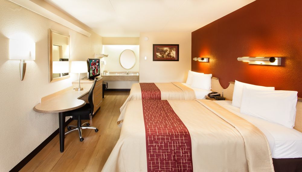 Red Roof Inn & Suites Cleveland - אליריה מראה חיצוני תמונה
