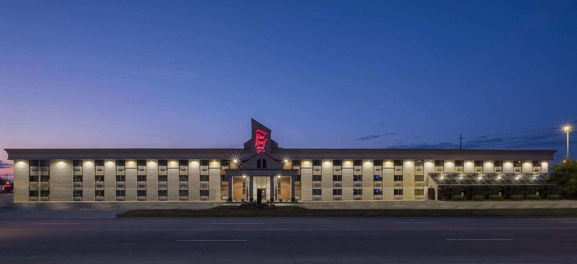 Red Roof Inn & Suites Cleveland - אליריה מראה חיצוני תמונה
