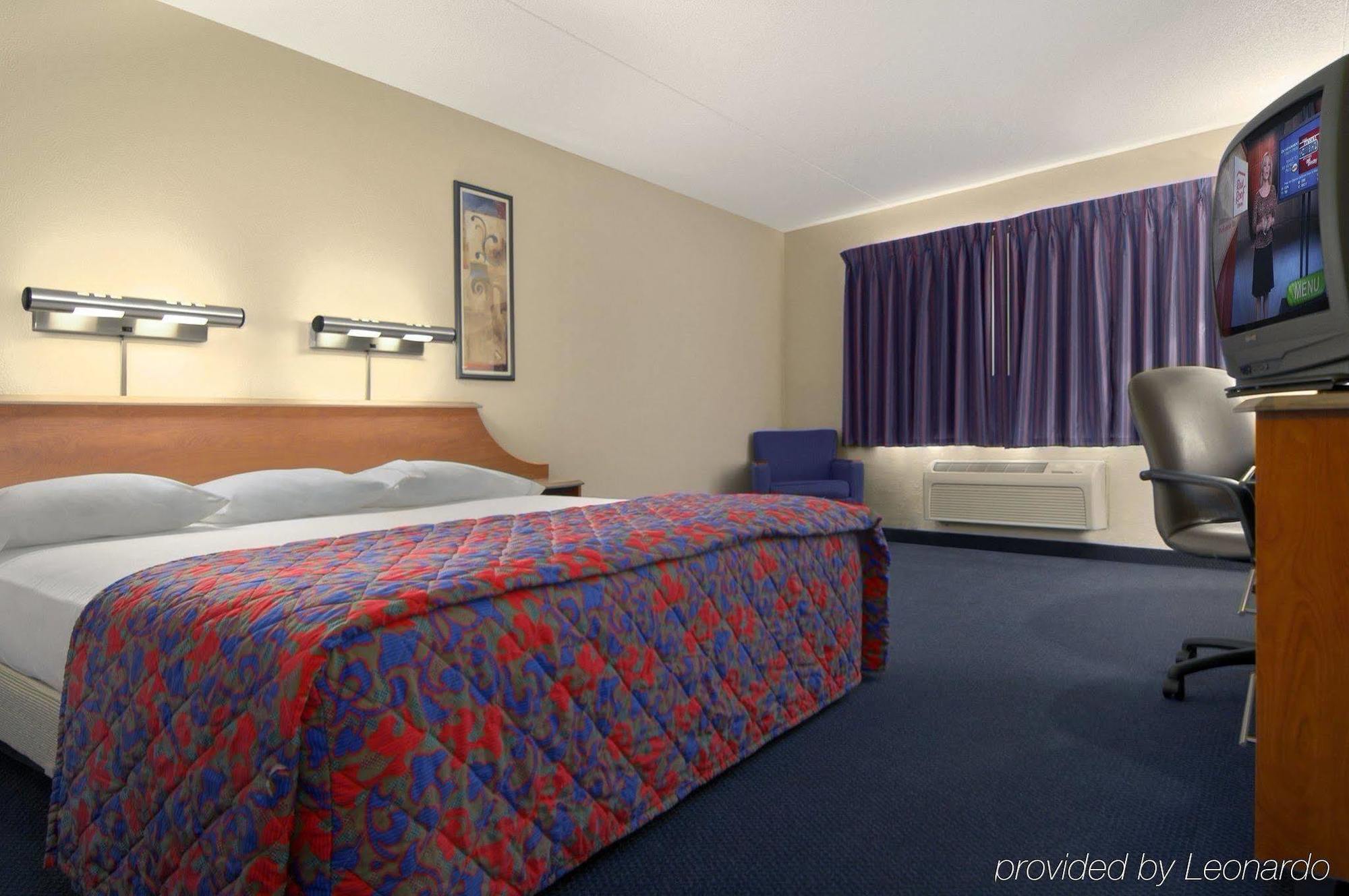 Red Roof Inn & Suites Cleveland - אליריה מראה חיצוני תמונה